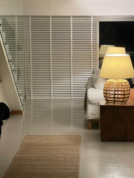 Hermoso penthouse en edificio en primera línea al mar 